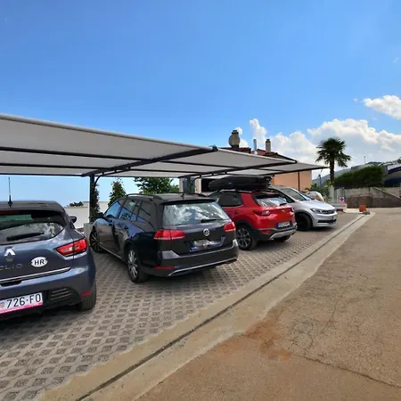 Apartment With Terrace And Sea View 2 Poljane